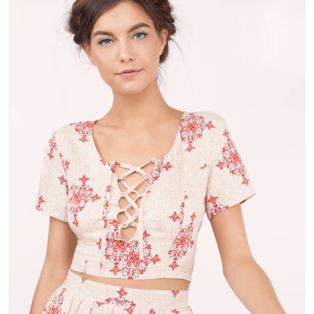 Patterned lace up crop top
